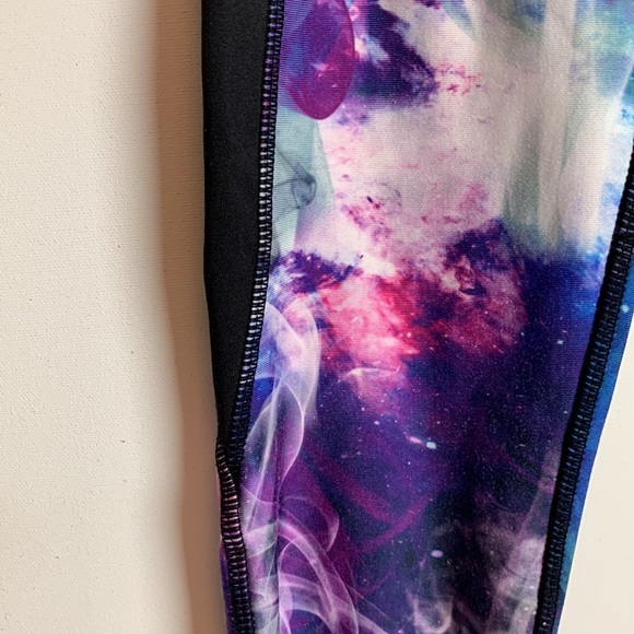 Kyodan blue & purple mystic printed leggings w/ pocket in the back waist. Size M - Picture 6 of 8